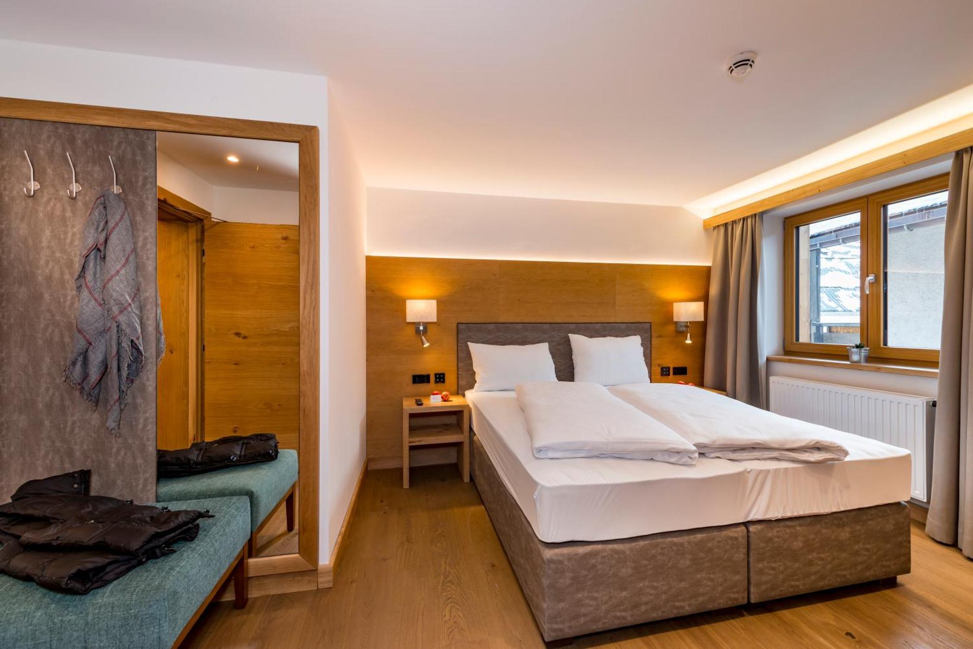 Tiroler Weinstube Aparthotel Ζέεφελντ Εξωτερικό φωτογραφία